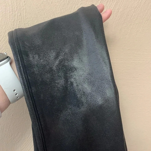 Spanx Faux Leather Leggings in Black Size Small - Picture 14 of 14